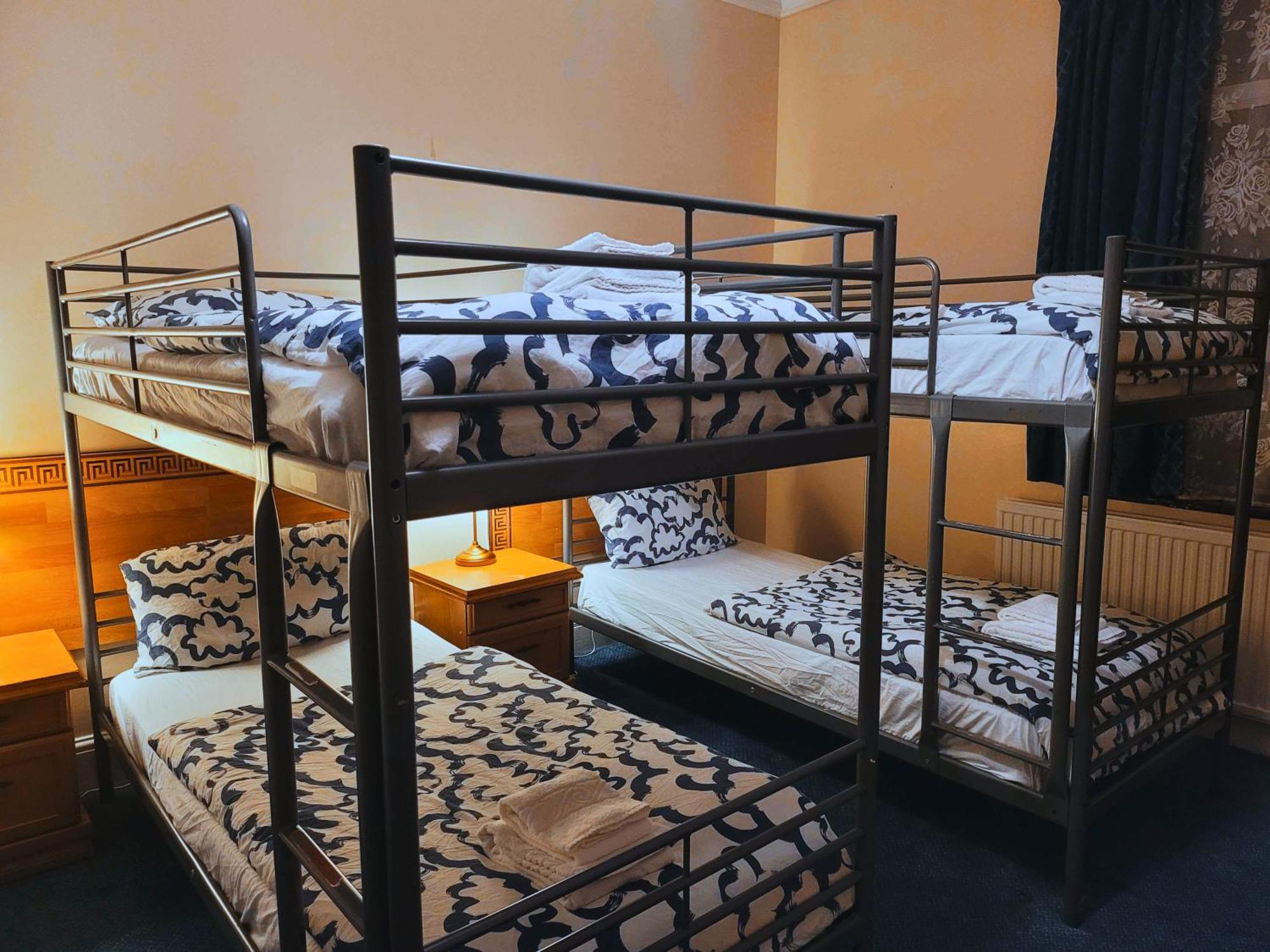 Helen'S Hotel Near Wembley Лондон Екстериор снимка