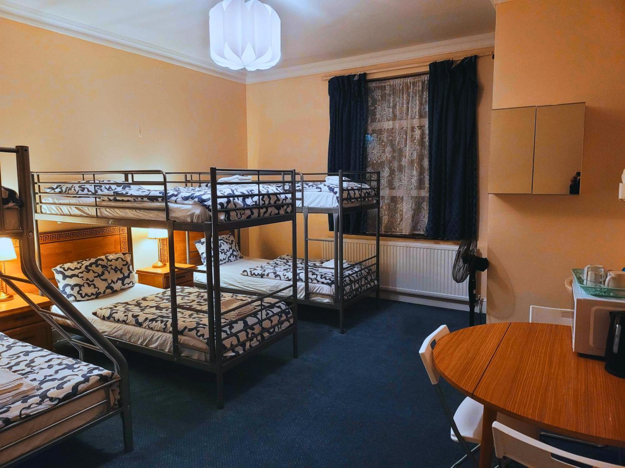 Helen'S Hotel Near Wembley Лондон Екстериор снимка